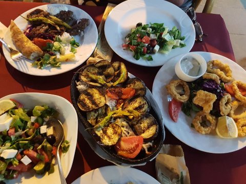 Tat Cafe Restaurant