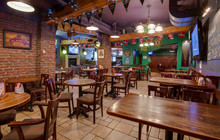 Finns Irish Pub saskatoon餐厅图片