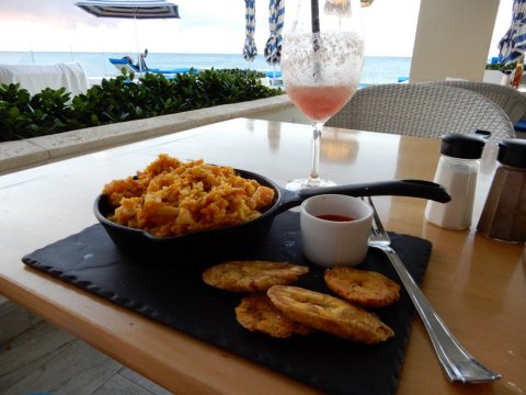 Ola Ocean Front Bistro - Condado Vanderbilt
