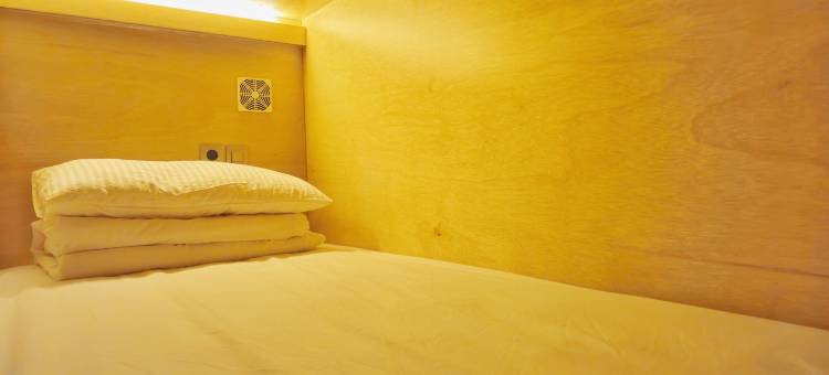 82胶囊酒店(82 Capsule Hotel)图片