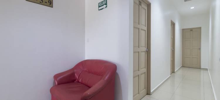 迈恩斯瑟姆帕卡酒店(Mines Cempaka Budget Hotel)图片