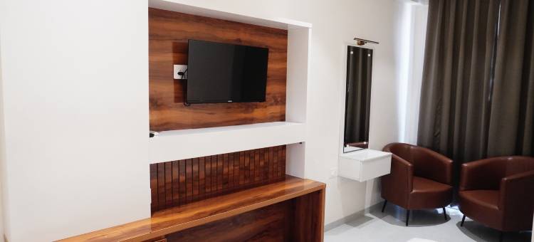 翡翠巢(Emerald Nest)图片