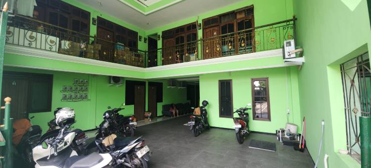 OYO 95107 靠近Ubaya的绿色民宿(OYO 95107 Green Homestay Near Ubaya)图片