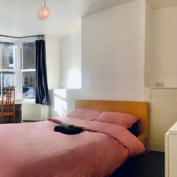 City center spacious double room(City center spacious double room)图片