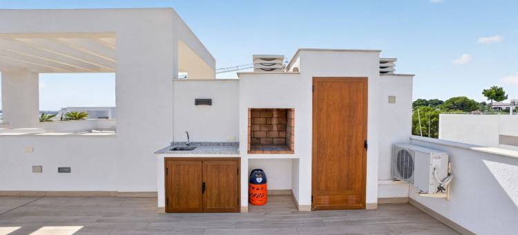 Penthouse with private rooftop & pool in Torrevieja图片