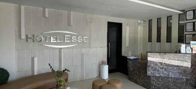 RedDoorz Plus @ Hotel Esse图片