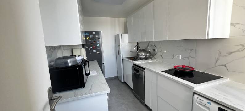 民宿房间-中法温馨静居(Bedroom - Serene with Chinese-Parisian Warmth)图片