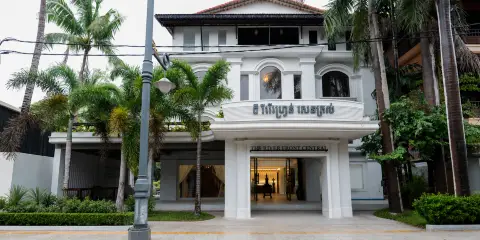 The Riverfront Central Hotel