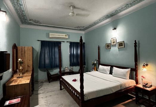 Anuraag VillaHotel Overview