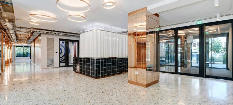Room 1004 in a premium residence- Sport/laundry图片