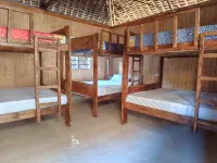 Sawa Sawa Beach Hotel & Backpackers - 2 Sao