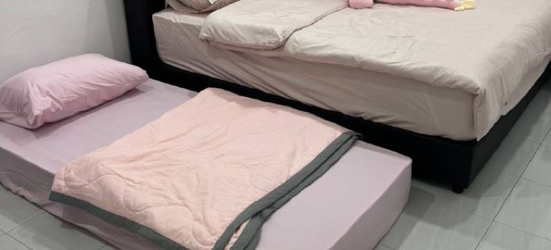 位于高渊的3卧室半独立房屋-2751平方米 带2间厕所 - 开心民宿(HAPPY GUEST HOUSE TAMAN COWIN NIBONG TEBAL)图片