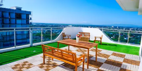 2 BR Penthouse w/ Wide Balcony and 7ft Billiards