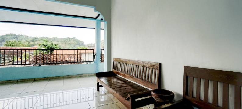 OYO 94818 萨比娜伊斯兰旅馆(OYO 94818 Sabina House Syariah)图片