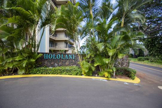 Oceanfront Escape, Molokai Views & Tropical Breezes