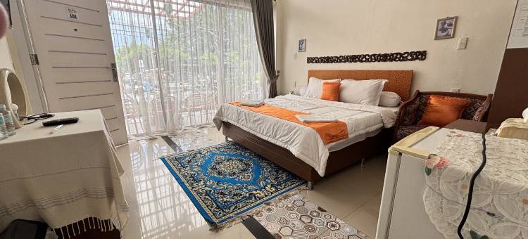 Townhouse Oak靠近RSUD Dr. Zainoel Abi(Townhouse Oak near RSUD Dr. Zainoel Abidin formerly Poma Hotel)图片
