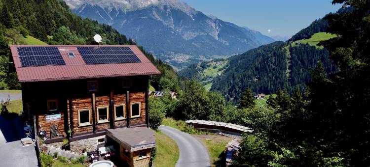 Homebase Tirol Mountain Logde图片