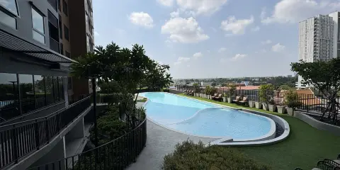 1-minute walk toBTSWutthakat/swimming pool /gym / 300Mbps internet / brand new apartment building