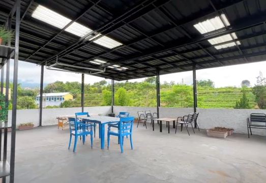 SHY in the valleyHotel Overview