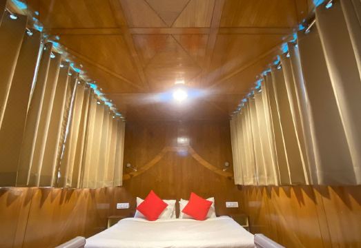 THE JUNGLE STORY BY HEADQUARTER Hotel Overview