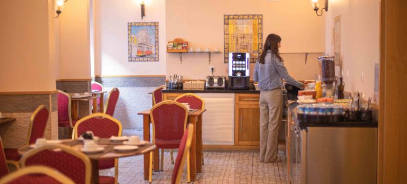 阿露比雅格兰德彭沙住宅酒店(Grande Pensão Residencial Alcobia)图片