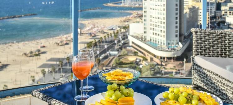 Picturesque 3BR Apt w Balcony & Parking Near Beach图片