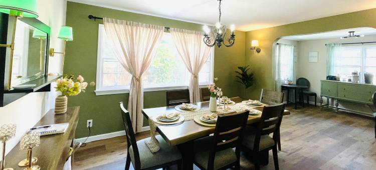 普林斯顿市中心优雅三卧两卫住宅 + 免费停车(Elegant 3BR/2BA House in the Heart of Princeton + Free Parking)图片