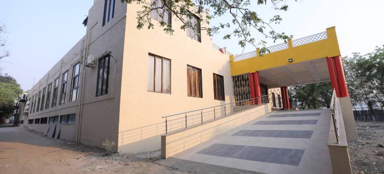 VL帕蒂尔住宿及宴会厅(VL Patil Stays and Banquets)图片