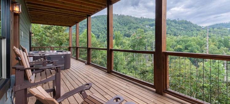 全新豪华四间特大床套房，带游戏室、热水浴缸和美景(New Lux 4 King Suites | GameRm | Hot Tub | Views)图片