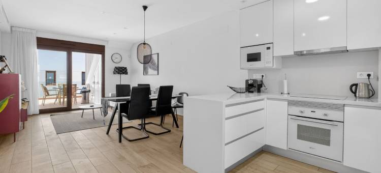 Penthouse with private rooftop & pool in Torrevieja图片