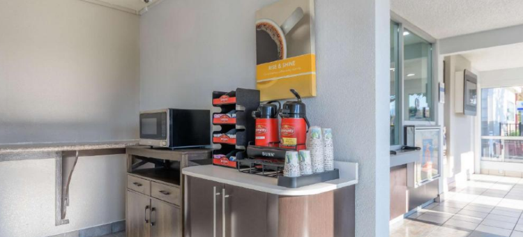 Studio 6 海沃德，加利福尼亚 - 硅谷门户(Studio 6 Hayward, CA Silicon Valley Gateway)图片