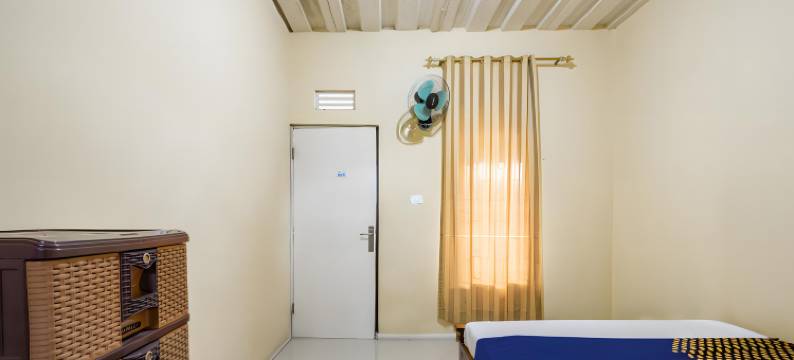 O肯查纳民宿-清真-靠近卡纽兰阿尔巴罗卡清真寺(Hotel O Kencana Homestay Syariah Near Masjid AL-BAROKAH Kanyuran)图片