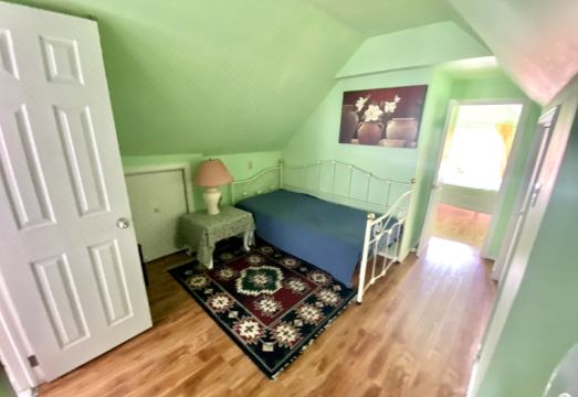 Cozy 1 bedroom 4 mins to fallsHotel Overview