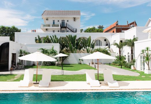 LASAOMA HOMESTAY Hotel Overview