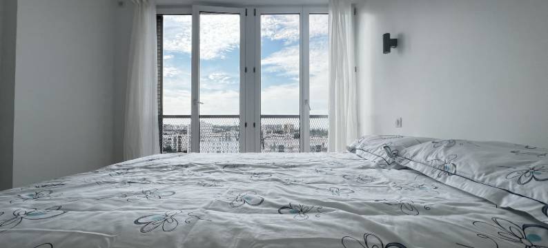 民宿房间-中法温馨静居(Bedroom - Serene with Chinese-Parisian Warmth)图片