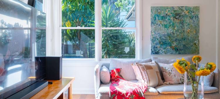 Classic Patterson Charm with Modern Comfort图片