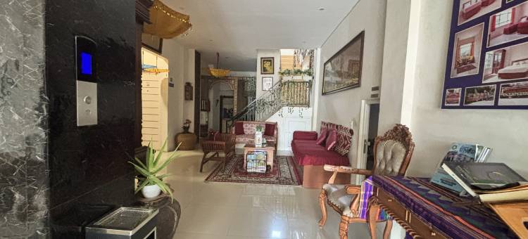 Townhouse Oak靠近RSUD Dr. Zainoel Abi(Townhouse Oak near RSUD Dr. Zainoel Abidin formerly Poma Hotel)图片