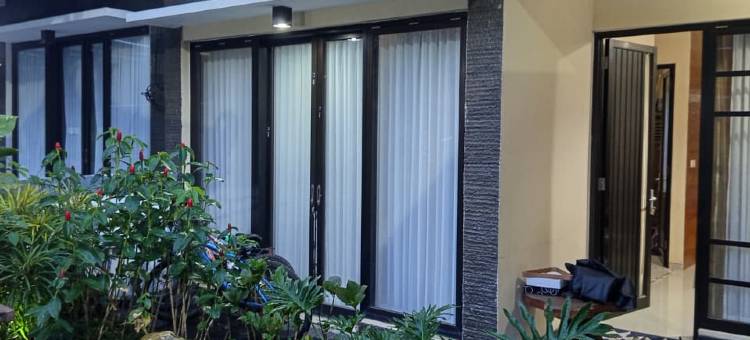 邦加斯库苏马松树林别墅M92(Villa Bungas Kusuma Pinus M92)图片