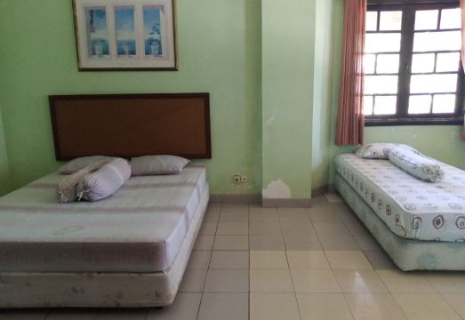 Apartemen pantai Carita beach Hotel Overview