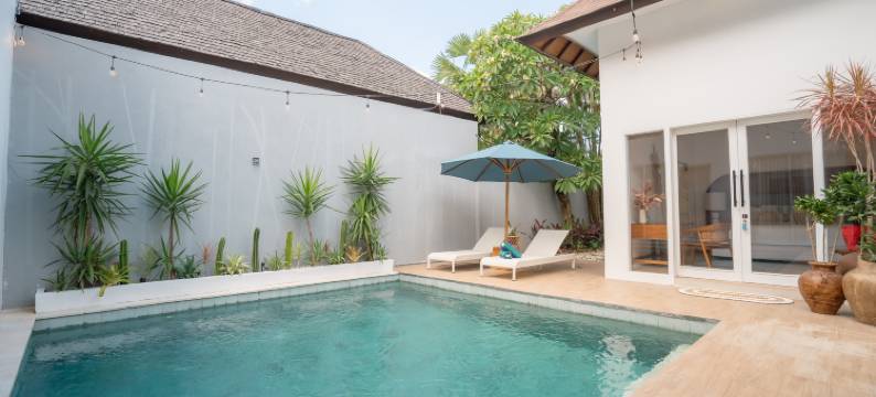 纳吉萨巴厘岛的苍古白棕榈别墅(Villa Palma Blanca Canggu by Nagisa Bali)图片