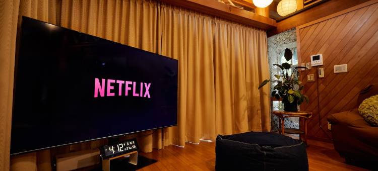 Malama Monstera In a botanical space, pls have a relaxing time.图片