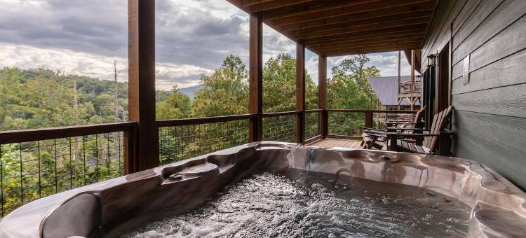全新豪华四间特大床套房，带游戏室、热水浴缸和美景(New Lux 4 King Suites | GameRm | Hot Tub | Views)图片