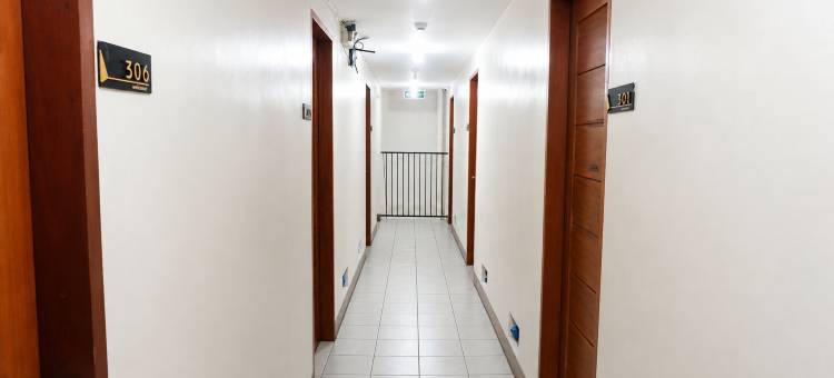 马卡蒂市Mola Suites和Shopwise红多兹酒店(RedDoorz at Mola Suites near Shopwise Makati City)图片