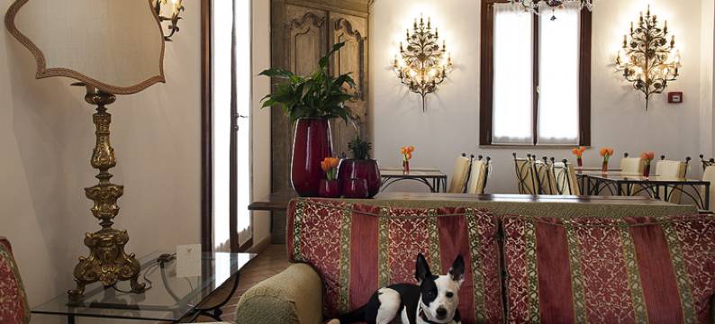 哥伦比亚酒店(Hotel Columbia)图片