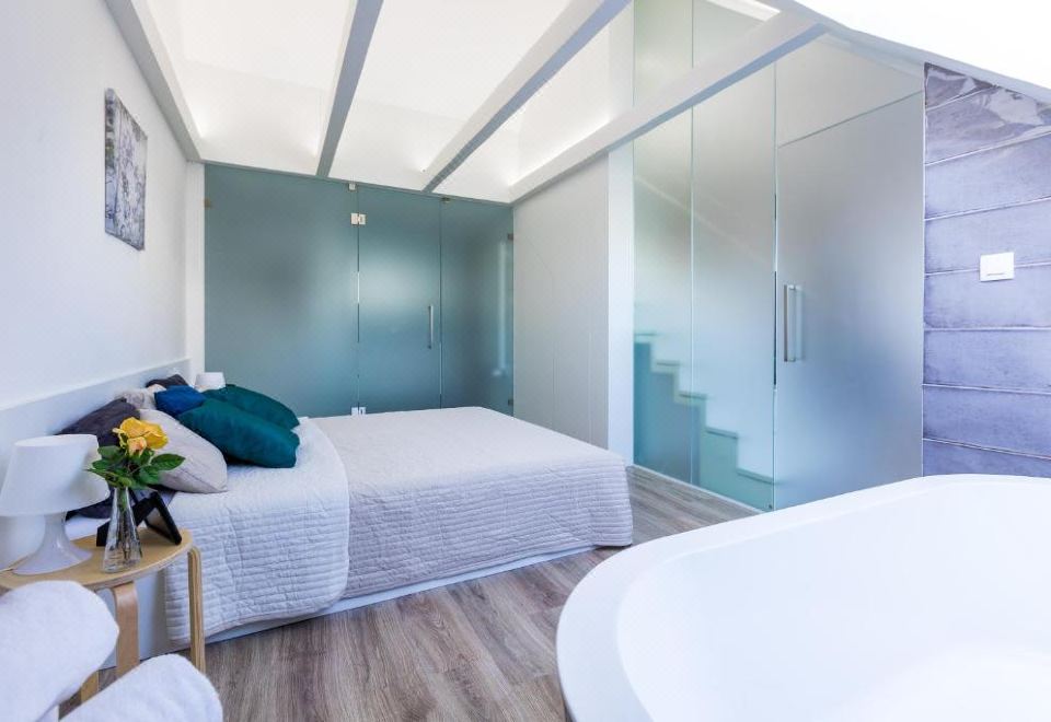 Vagabond CorvinHotel Overview