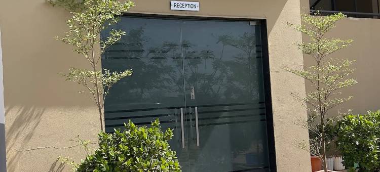 Modern Studio Near Bombay Hospital |Juliet Balcony图片