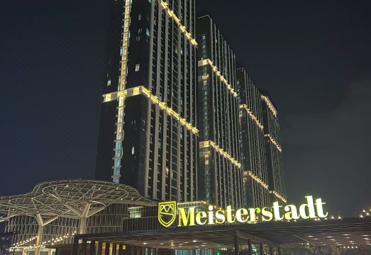 53rd Floor, 2 Br, Netflix, Apt with View by Sky Hotel Overview