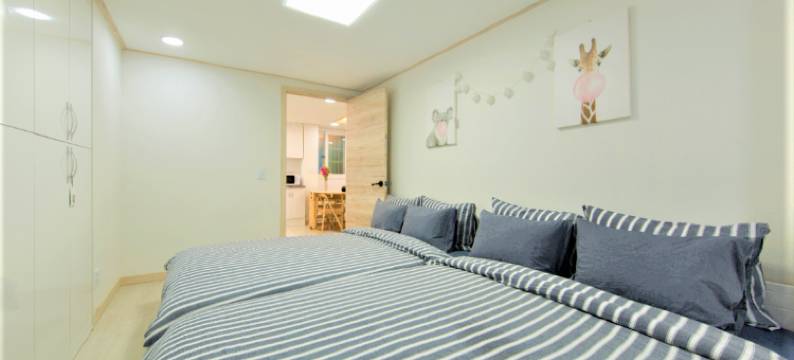 多情之家/弘大入口站。7号出口，可以开派对房。可爱的宽敞空间(Seoul Dajeong House/Hongdae Entrance Sta.Exit7.  Party room. Lovely Big House)图片