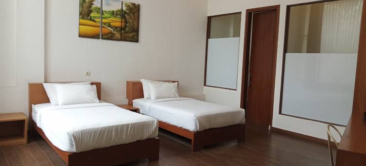 Townhouse Oak Hotel Pondokan Tjiburial图片