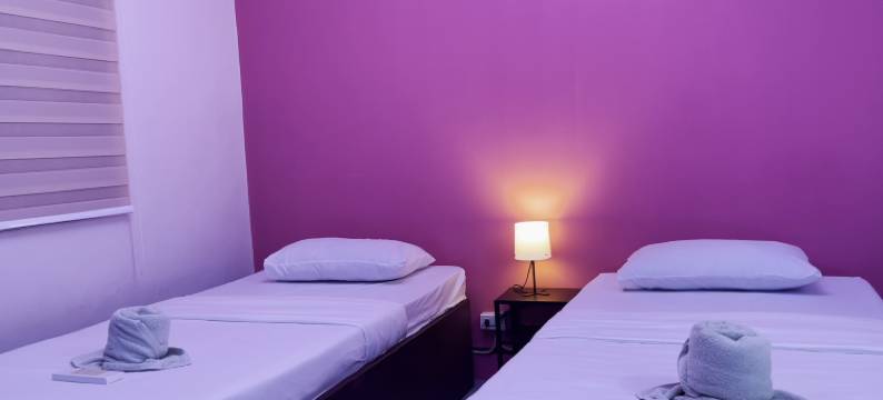 RedDoorz Premium @ RNJ Hotel图片